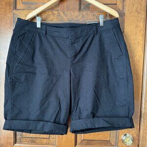 NWT Lane Bryant Outlet Black Cuffed Bermuda Shorts Size 16